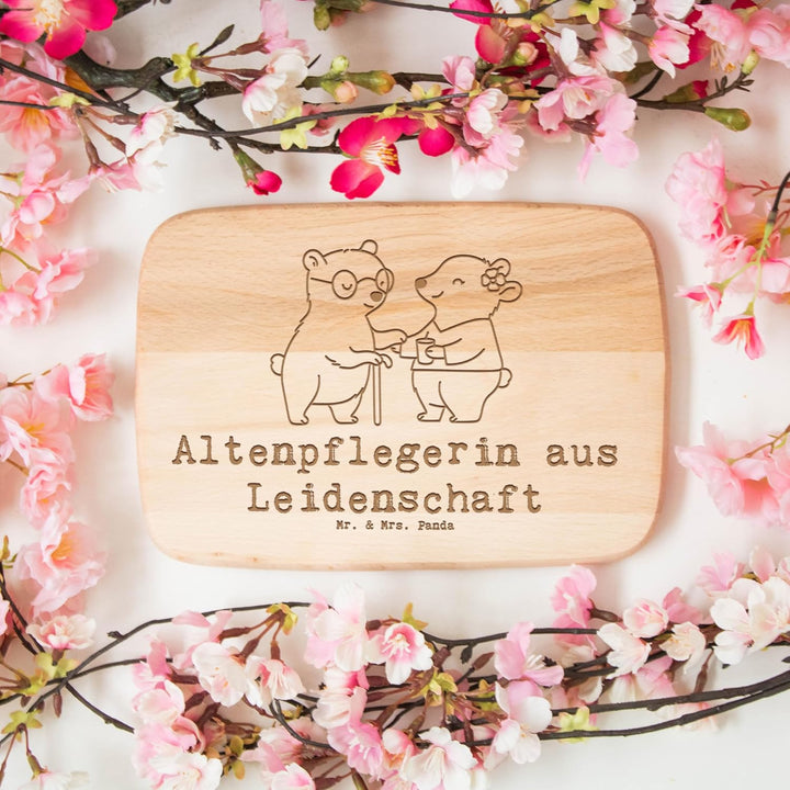 Mr. & Mrs. Panda Frühstücksbrett Altenpflegerin Leidenschaft - Geschenk, Lustig, schneidbrett, Spruc
