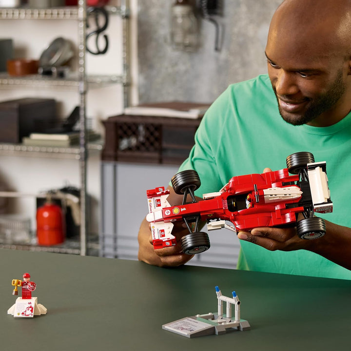 LEGO Icons Ferrari F2004 und Michael Schumacher - F1 Rennwagen Modellbau für Erwachsene - F1 Modella