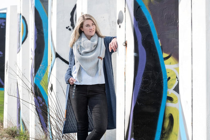 KNIT FACTORY - Coco Dreiecksschal Deluxe - Damen Strickschal mit Wolle - Hochwertige Qualität - XXL
