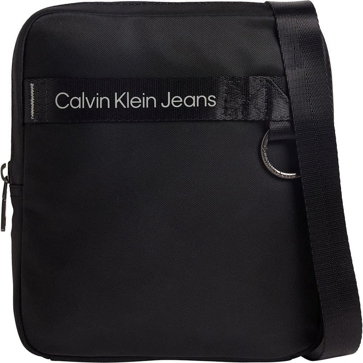 Calvin Klein Jeans Herren Umhängetasche Ultralight Reporter Klein Jeans, Schwarz (Black), Einheitsgr