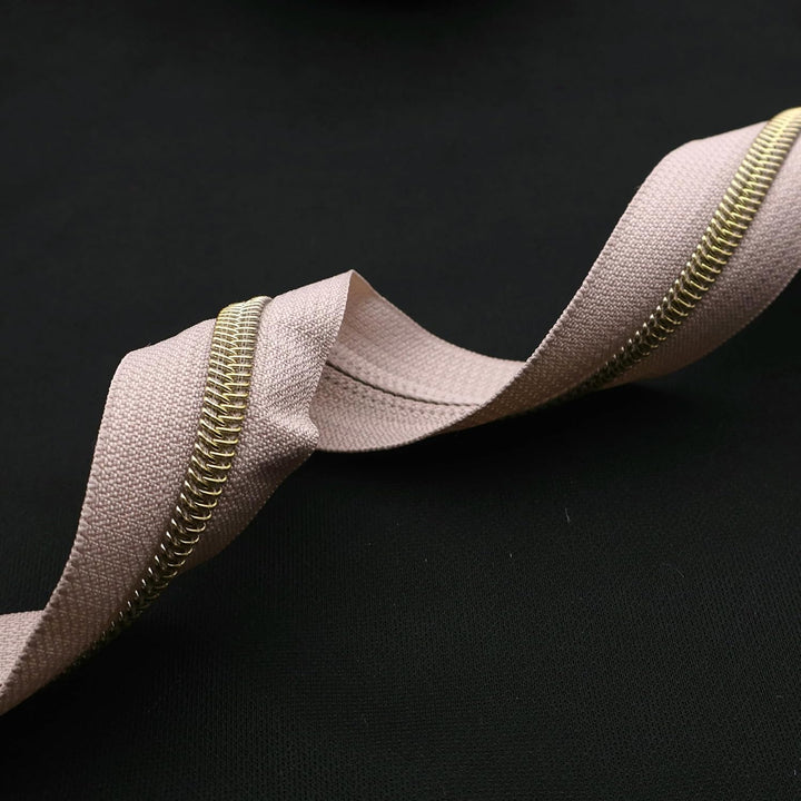 Leekayer #5 Gold-Metallic-Nylon-Spiralreissverschlüsse von The Yard Bulk 9,1 m, beigefarbenes Reissv