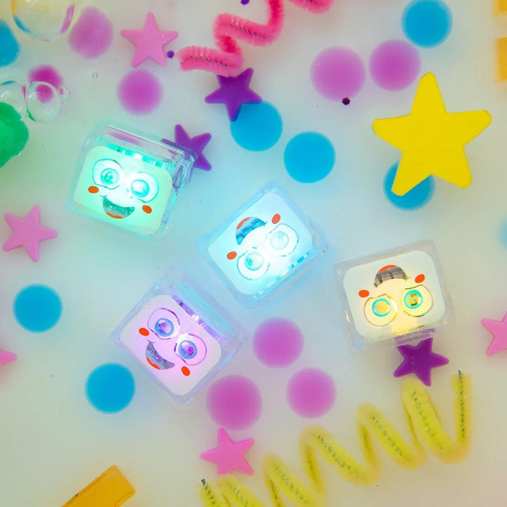 Glo Pals 4 leuchtende Würfel für EIN einzigartiges sensorisches Erlebnis und Magische Lichtshow für