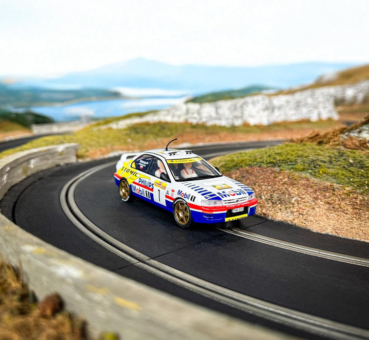 Scalextric C4507 Subaru Impreza WRX – 1997 ERC Champion Cars – Strasse und Rallye für Kinder ab 3 Ja