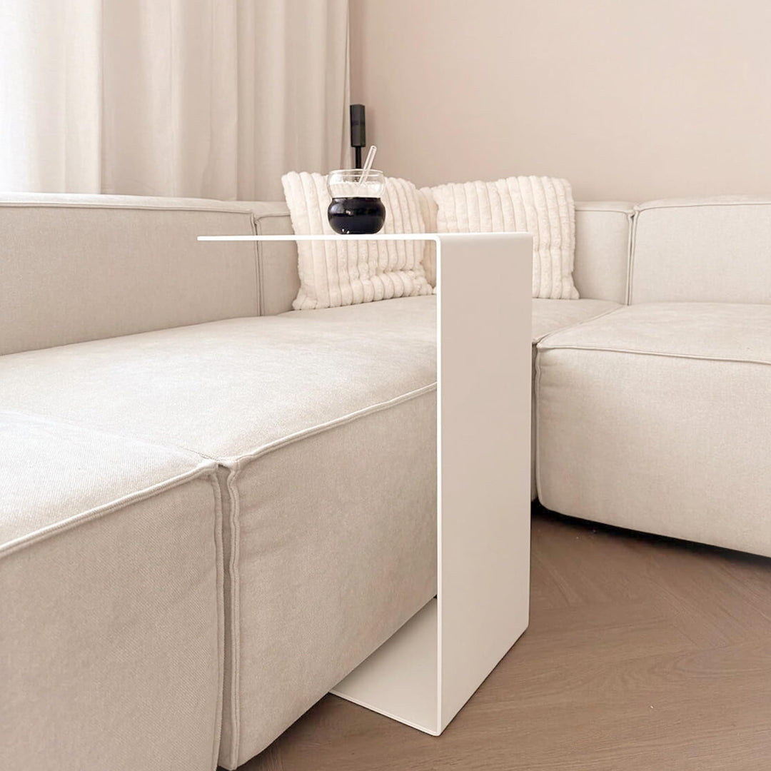 Beistelltisch C-Form aus Metall - pulverbeschichteter Couch Beistelltisch in Weiss - Moderner Abstel