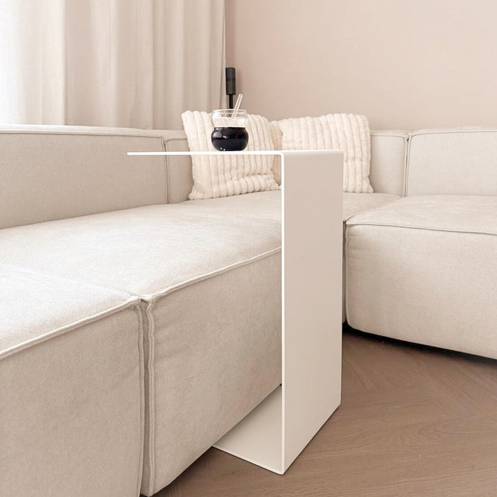 Beistelltisch C-Form aus Metall - pulverbeschichteter Couch Beistelltisch in Weiss - Moderner Abstel