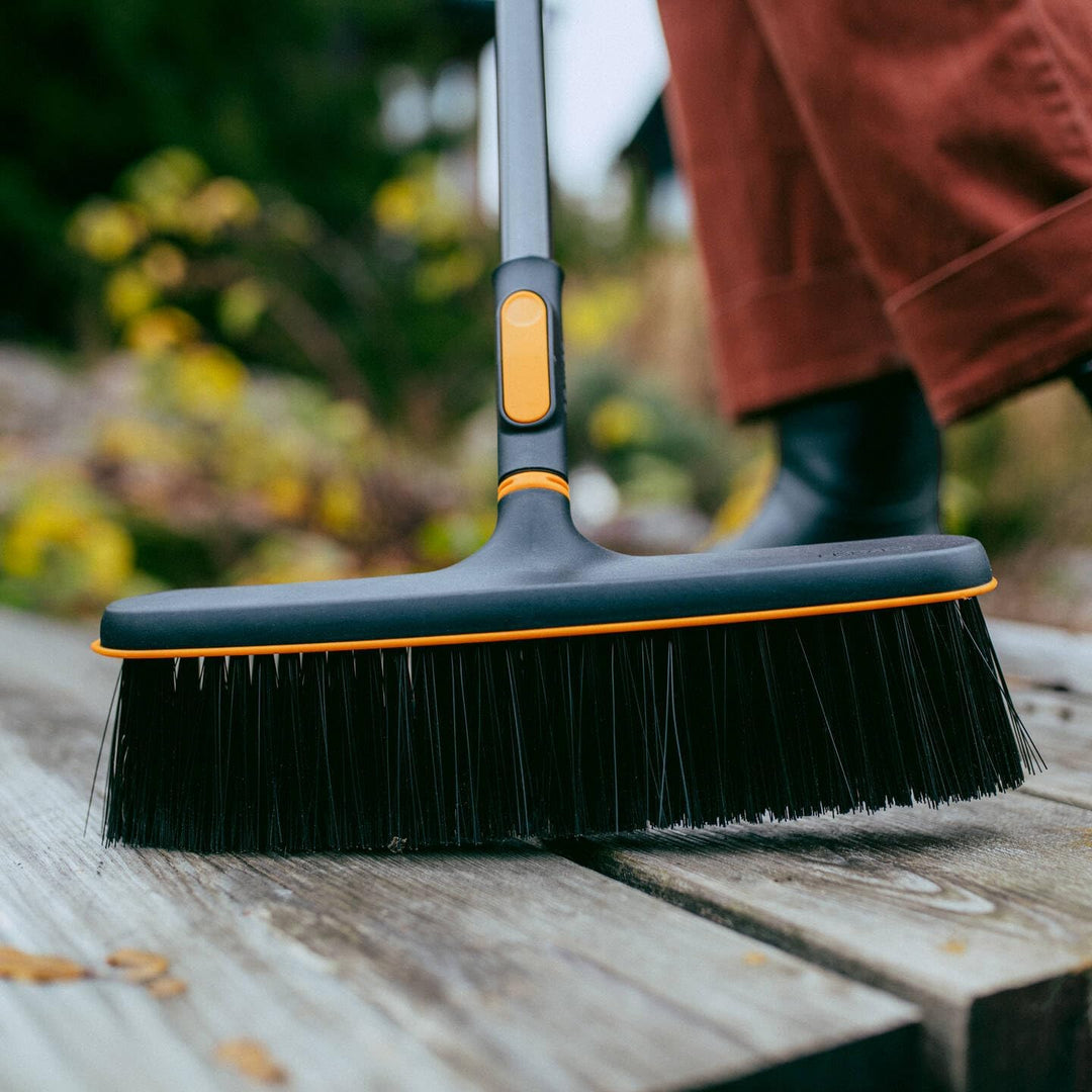 Fiskars OneClick Broom + Leaf Rake Set