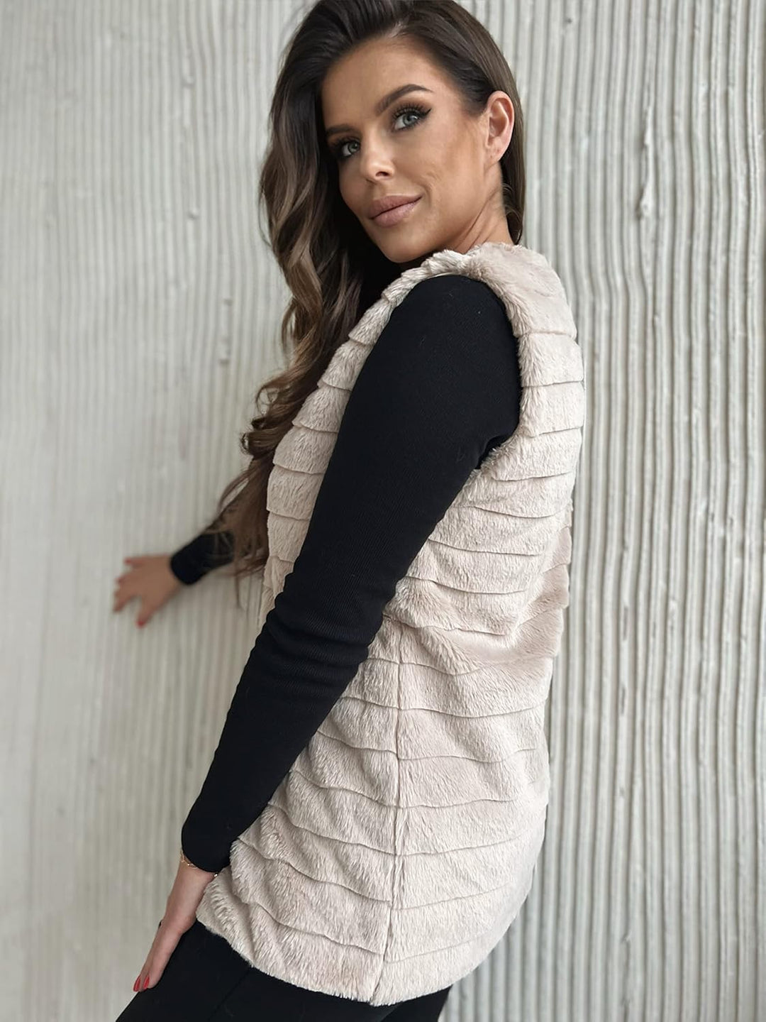 Weste für Damen, Weich und Flauschig, Kurze Fellweste, Perfekt für Kältere Tage, Stylische Damen Wes