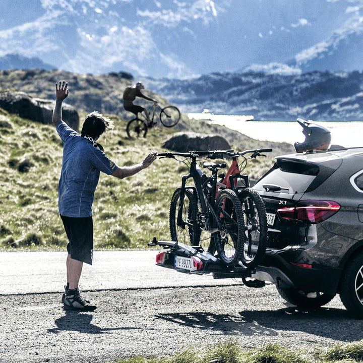 Thule VeloSpace XT 3-Bike Anhängerkupplungs-Fahrradträger schwarz/Aluminium 13 Pin, für E-Bike, Moun