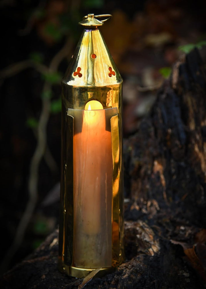 Mittelalterliche Messinglaterne mit Hornfenster