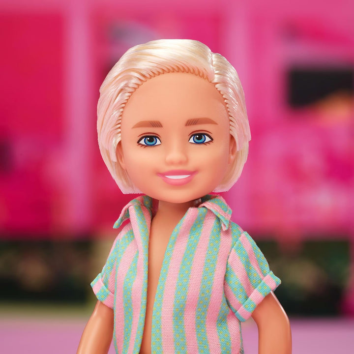 Barbie The Movie - 4 Puppen Pack Chelsea Sammlerpuppen Spielfilm, enthält die Figuren, Ken, Präsiden