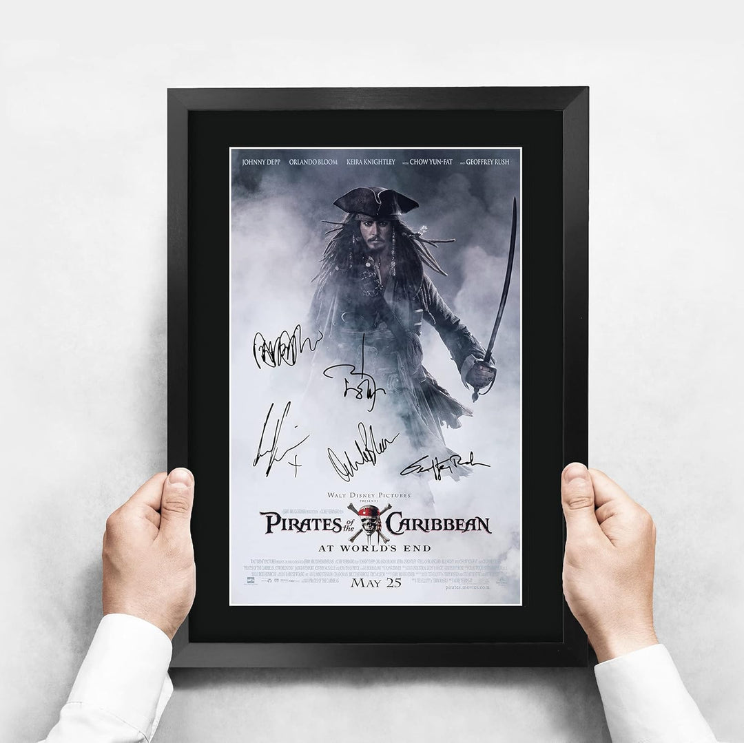 HWC Trading FR A3 Pirates of the Caribbean 3 At World's End Jonny Depp Geschenke Geduckter Poster Si