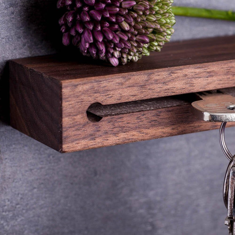 WOODS Schlüsselbrett mit Blumenvase I handgefertigt in Bayern I Nut - Schlüsselhalter I Wanddekorati
