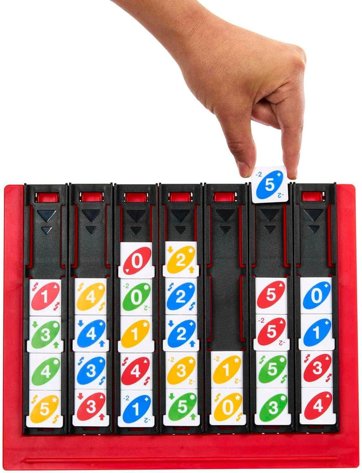 Mattel Games Uno Quatro, Steine nach Farben oder Zahlen sortieren, mit Aktionssteinen, Perfekt als K