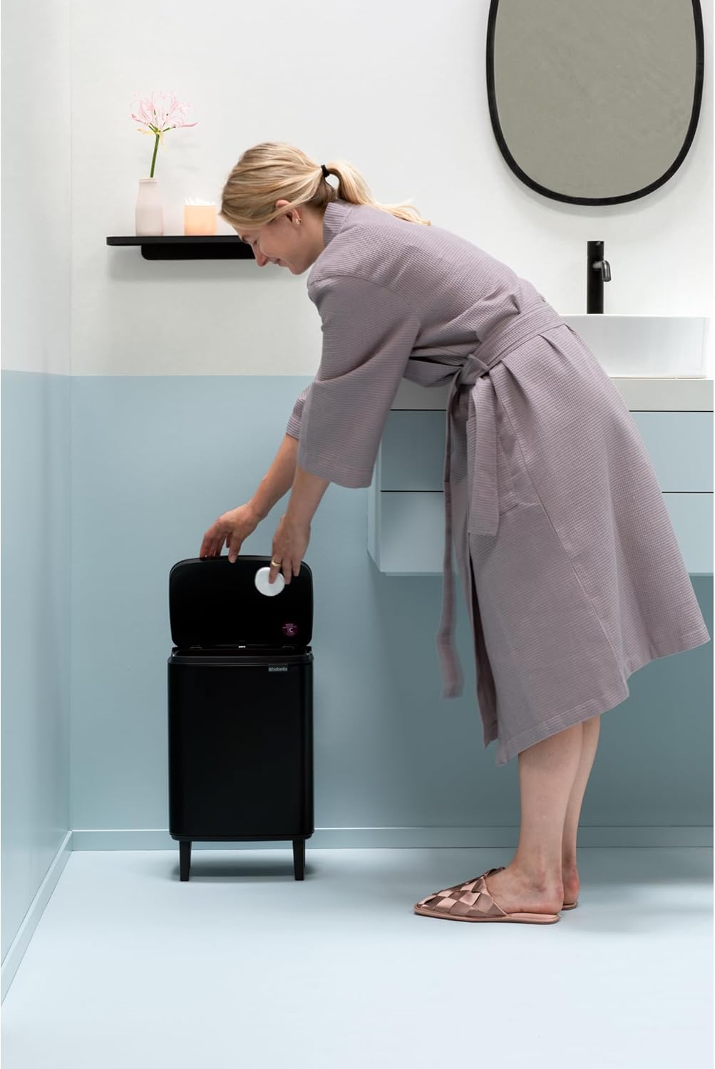 Brabantia - Mülleimer Bo Hi 12L mit Soft-Close-Deckel, herausnehmbarem Inneneimer und Transportgriff