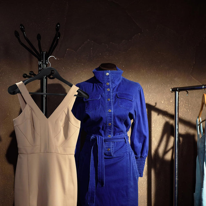 Relaxdays Anzug Kleiderbügel, 5er Set, breite Schulter, 360° drehbarer Haken, Hosenstange, Holzkleid