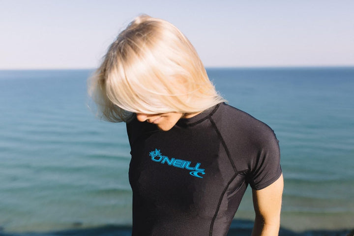 O'Neill Wetsuits Damen O'neill Basic Skins UPF 50+ Short Sleeve Rash Guard Wms Basic Skins S/S Crew