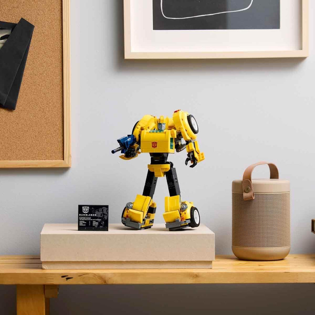 LEGO Icons Transformers Bumblebee, Roboter-Actionfigur für Erwachsene zum Sammeln, Bauset zum Film f