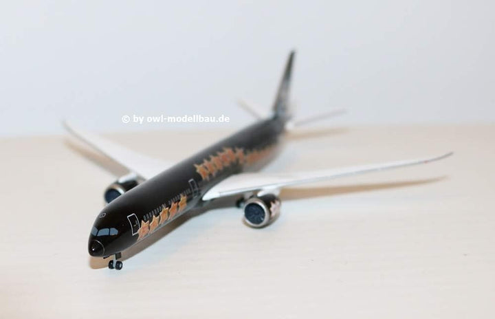 Herpa 531740 Other License B787-10 Weihnachten 2018, farbig