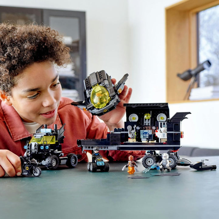 LEGO 76160 Super Heroes Mobile Batbasis
