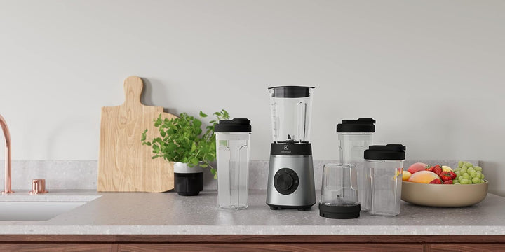 Electrolux Create 4 compact Mixer E4CB1-6ST, 600 ml Glaskanne, 2 zusätzliche Trinkflaschen, 2 Geschw