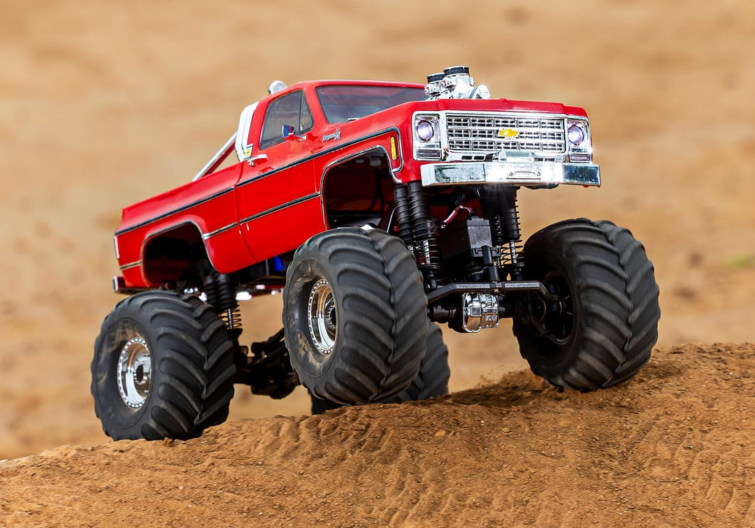 TRAXXAS TRX-4MT Chevy K10 rot 4x4 1/18 Monster-Truck RTR Brushed, mit Akku und USB Ladegerät