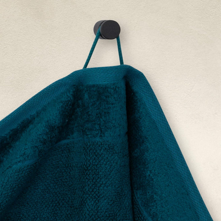 möve Bamboo Luxe Duschtuch 80 x 150 cm aus 60% Baumwolle / 40% Viskose aus Bambus-Zellstoff, deep la