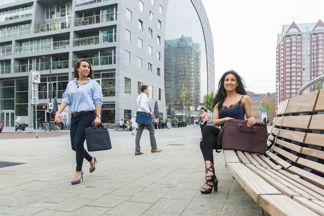 Rivacase Unisex 8355 8355BLACK Notebooktasche für 17,3 Zoll (17,3 cm), Einfarbig