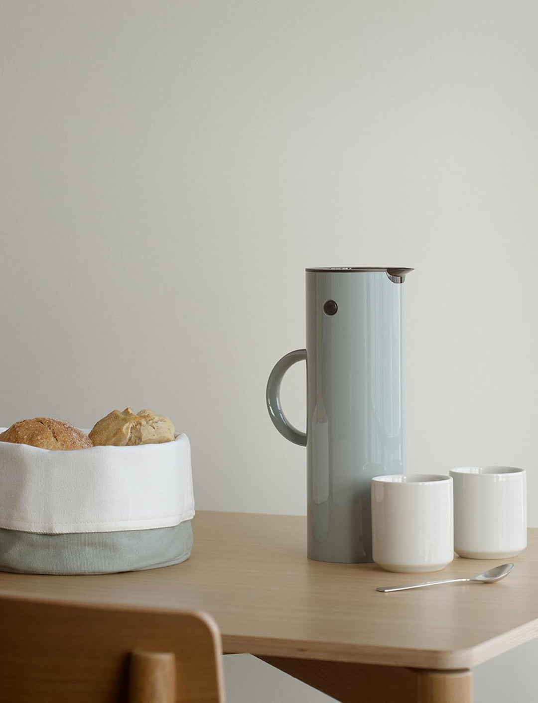 Stelton Isolierkanne EM77 - Doppelwandige Isolierkanne für heisse/kalte Getränke - Tee- & Kaffeekann