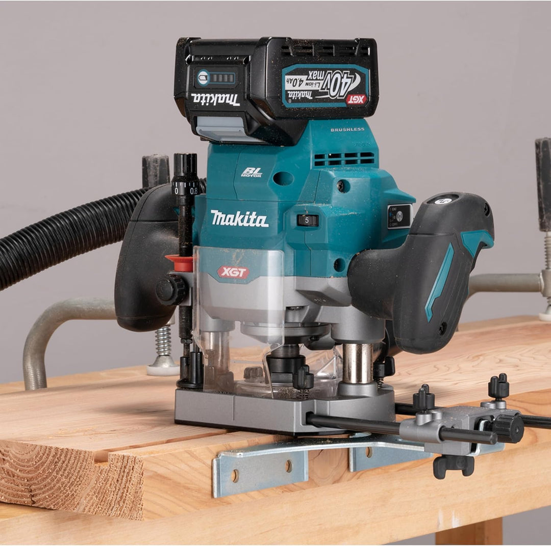 Makita RP001GZ02 40 V Max Li-Ion XGT bürstenloser Oberfräse, Lieferung in einem Makpac-Gehäuse, Batt
