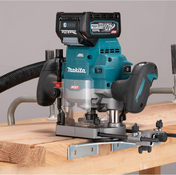 Makita RP001GZ02 40 V Max Li-Ion XGT bürstenloser Oberfräse, Lieferung in einem Makpac-Gehäuse, Batt