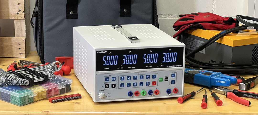 PeakTech 6075 - Linear geregeltes Netzgerät mit 2 Ausgängen & USB, Doppel Labornetzgerät 0-30V / 0-5