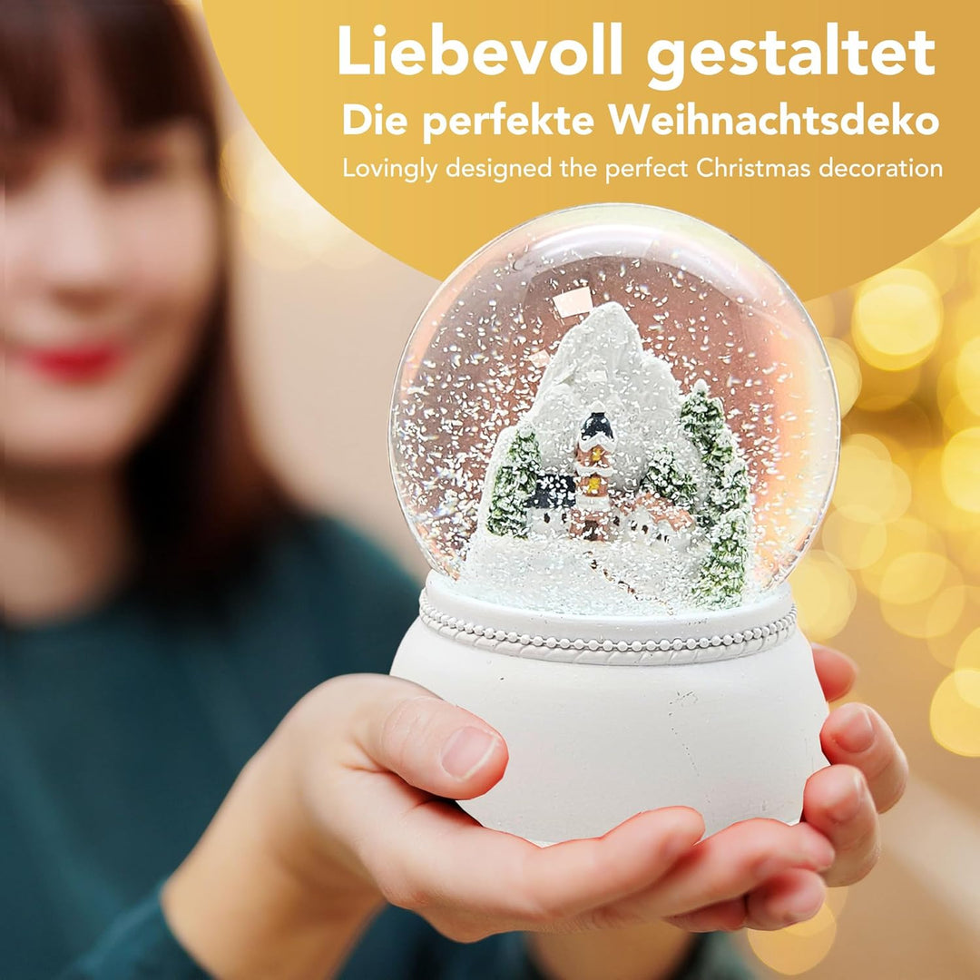 Schneekugel Weihnachten | Bergdorf im Schnee | Sockel weiss kubisch | Höhe: 12cm Breite 10 cm | 2030