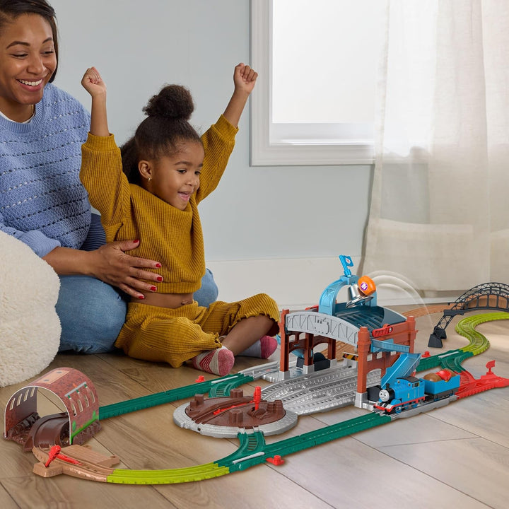 Mattel Fisher Price Thomas & Friends Toy Train Playset, Load & Launch Barrel Delivery with Classic M