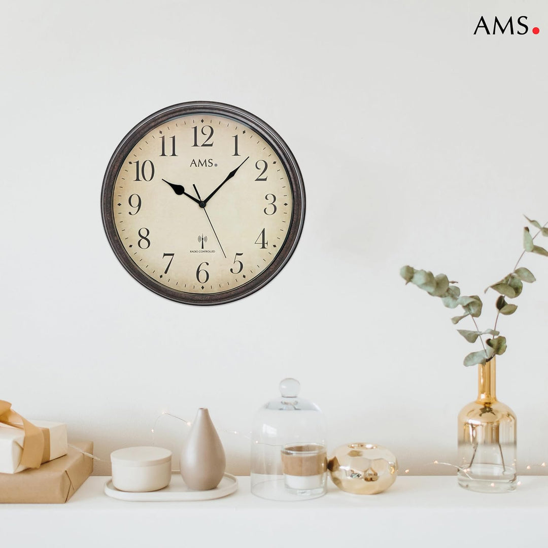AMS 5962 Wanduhr Funkuhr Wand Vintage Uhr Style Metallgehäuse in antiker Holz-Optik Dekouhr