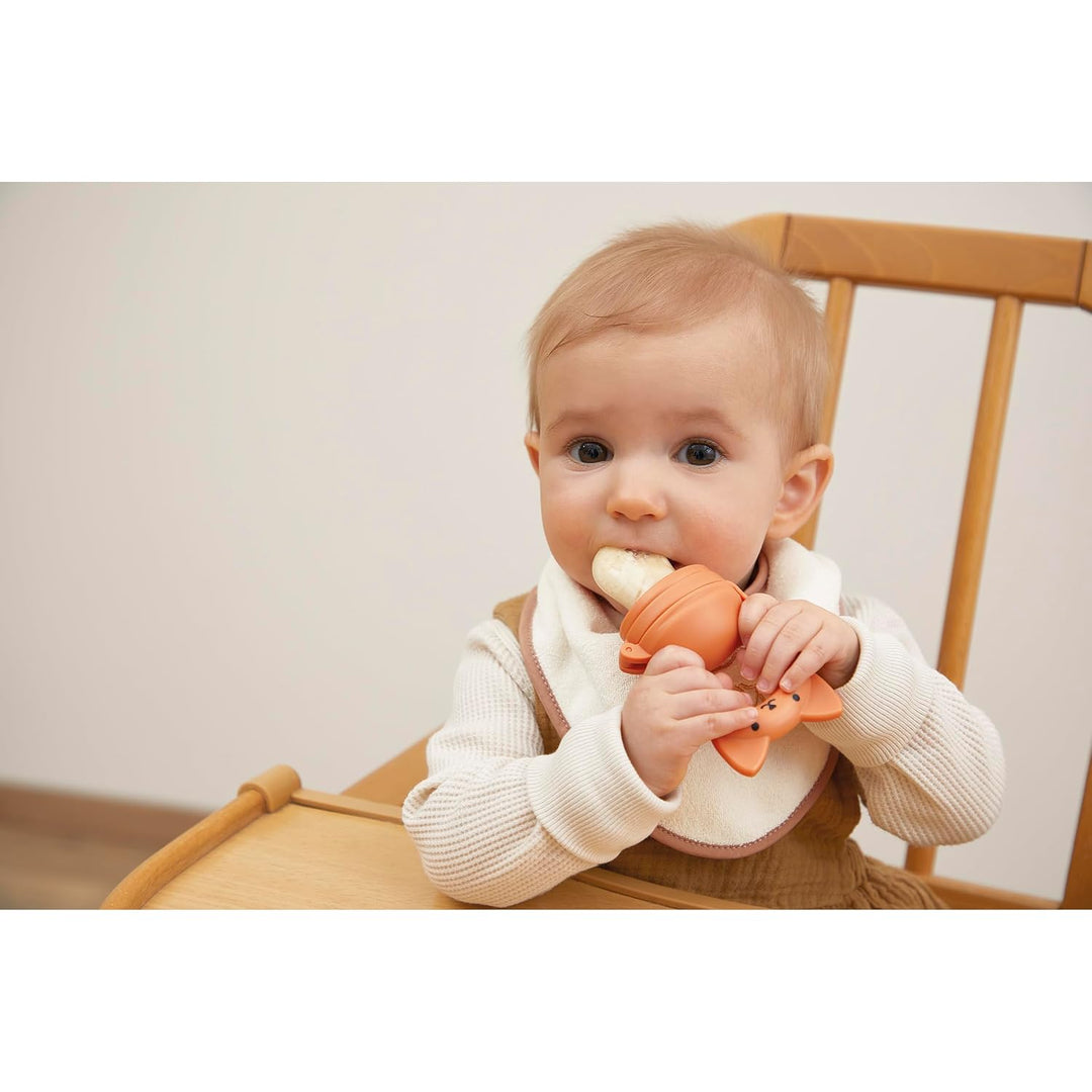 Kaloo – Set mit Lätzchen und Nager-Beissring Eichhörnchen – Babyzubehör für die Beikost – Weiches Si