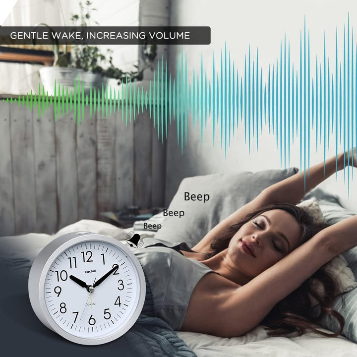 Eachui Wecker Analog Ohne Ticken mit Schlummerfunktion, Nachtlicht, Batteriebetrieben, Geräuschlos,
