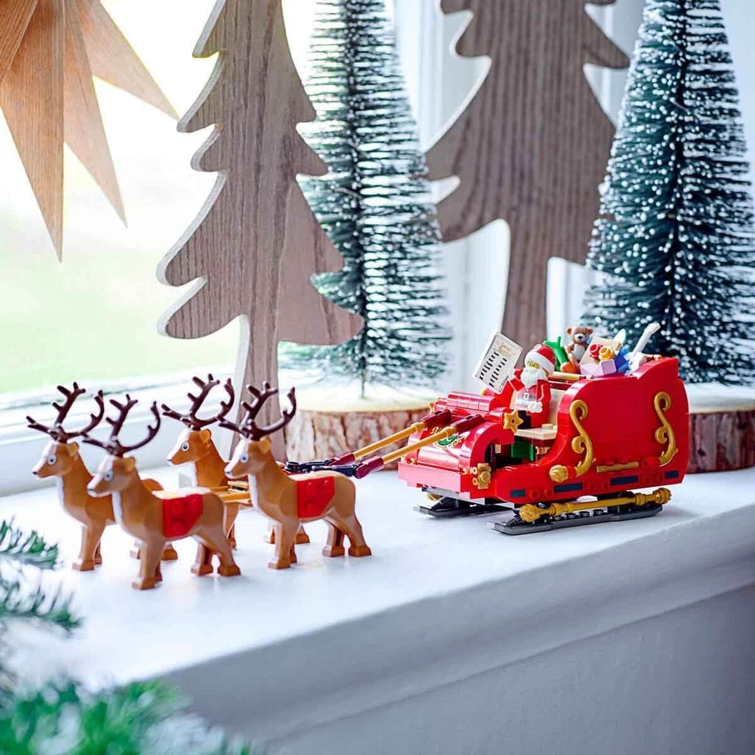 LEGO Schlitten des Weihnachtsmanns, BAU- und Spielset für Kinder mit Minifigur und Rentieren, Gesche