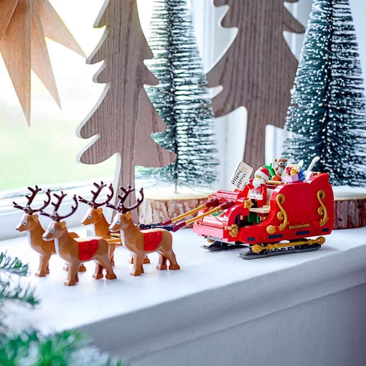 LEGO Schlitten des Weihnachtsmanns, BAU- und Spielset für Kinder mit Minifigur und Rentieren, Gesche
