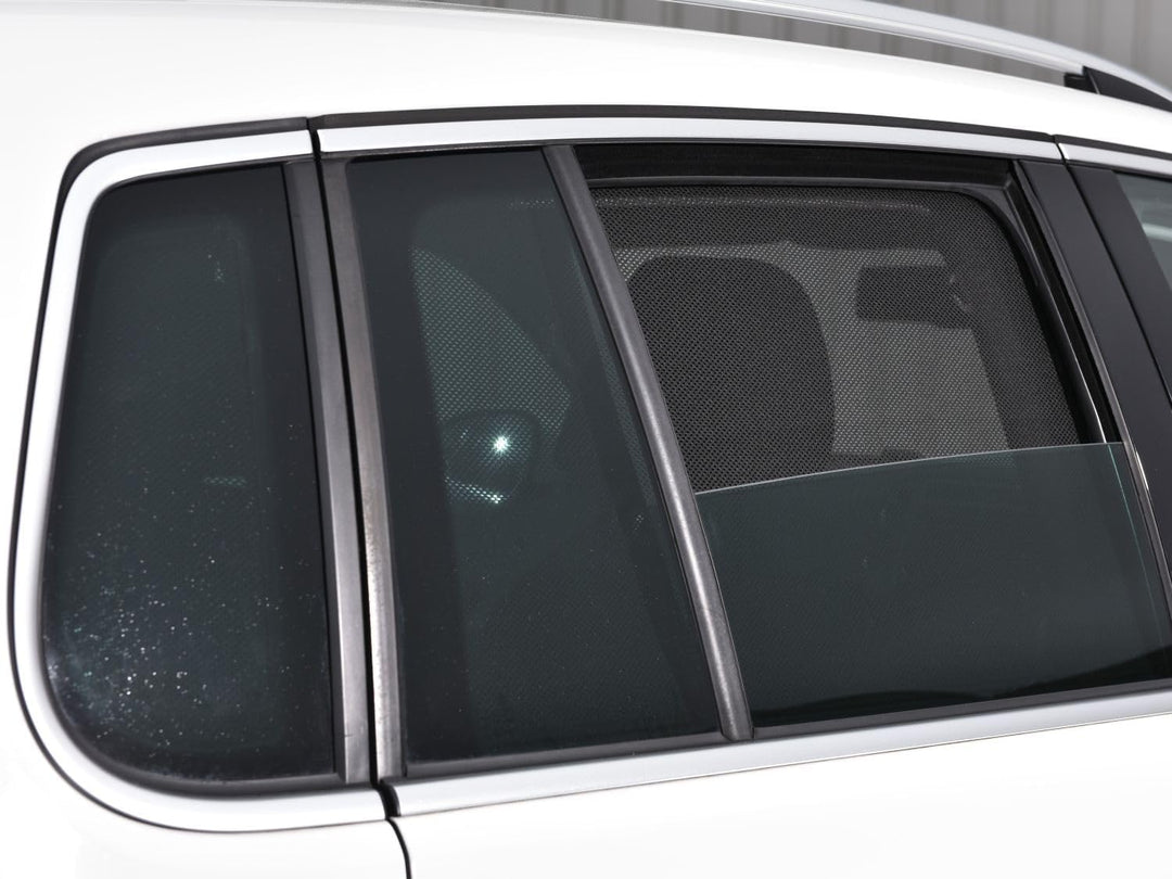 Fahrzeugspezifische Sonnenschutz Blenden passend für VW Tiguan ab 4/2016.- Komplett-Set AZ17002931