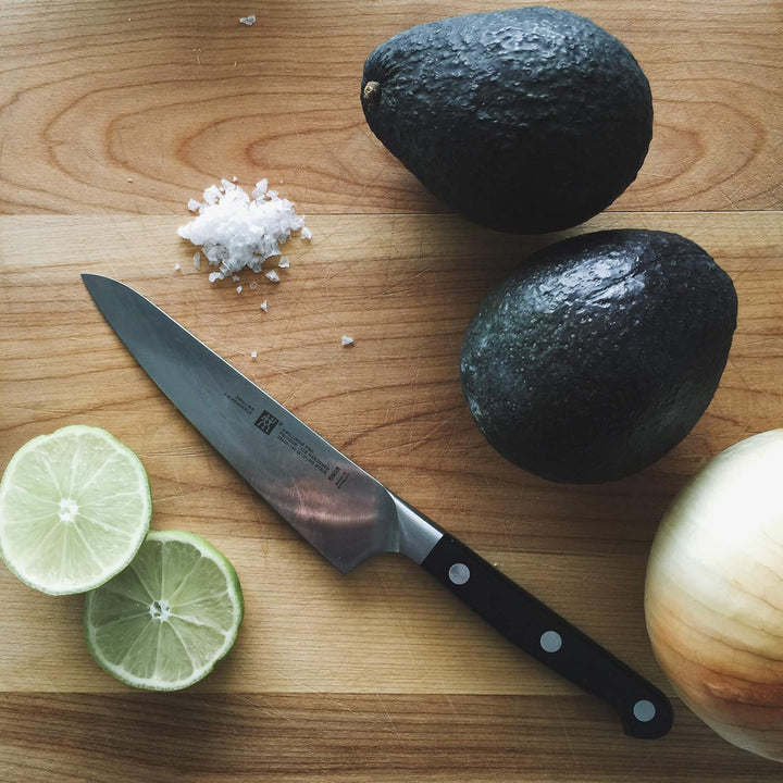 ZWILLING Pro Kochmesser Compact, Klingenlänge: 14 cm, Rostfreier Spezialstahl, Kunststoffgriff, Schw