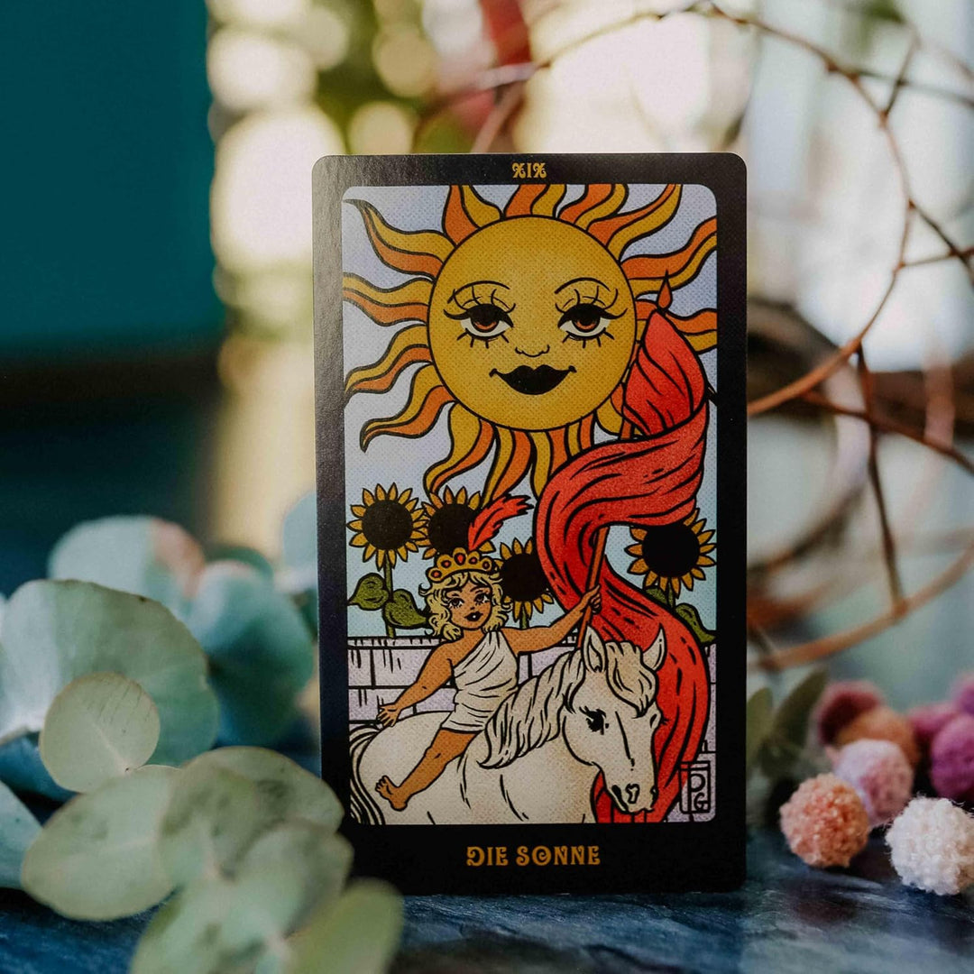 The Pulp Girls Tarot - Connecte dich mit deiner Intuition: 78 Tarotkarten und 96-seitiges Buch, Klap