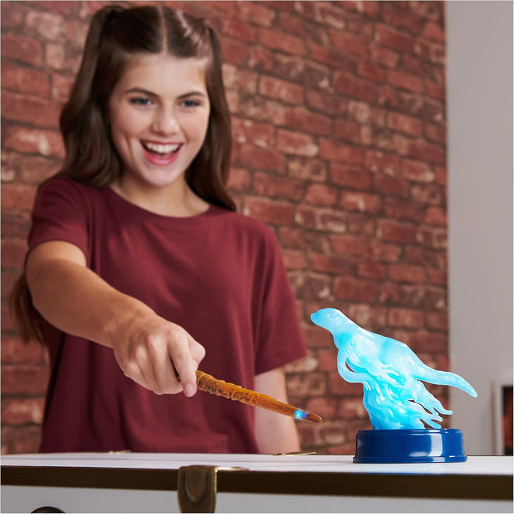 Wizarding World Harry Potter - Interaktiver Zauberstab von Hermine Granger mit Patronus-Figur, Licht