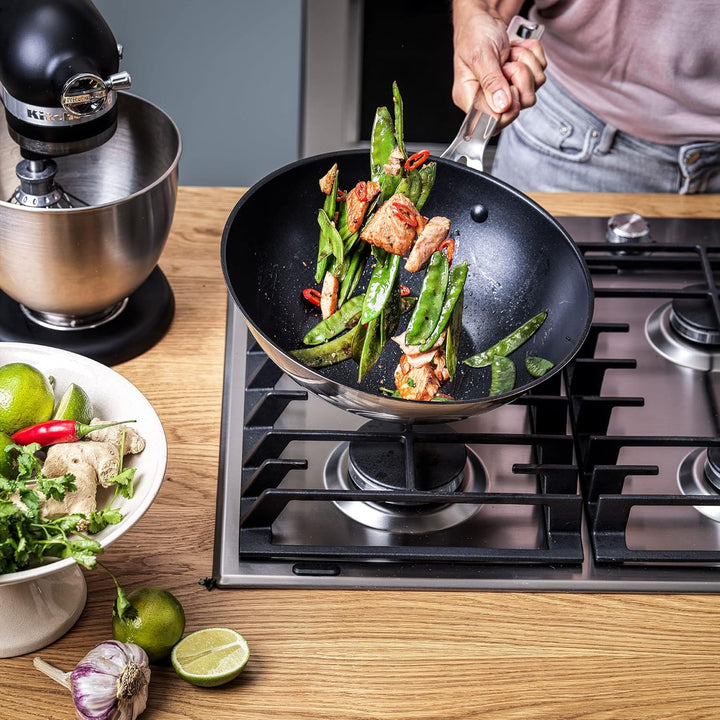 KitchenAid Stainless Steel Wok (28cm/3,6l), PFAS-freie gesunde keramische Antihaftbeschichtung besch