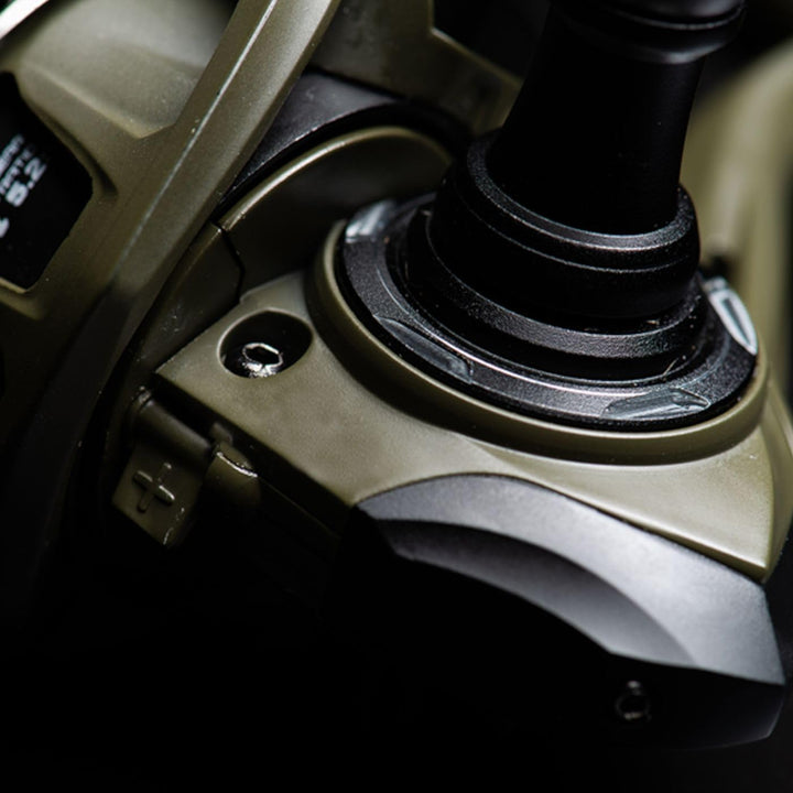 Savage Gear Raubfischrolle für Zander, Hecht & Barsch SG4AG Rolle 3000H FD