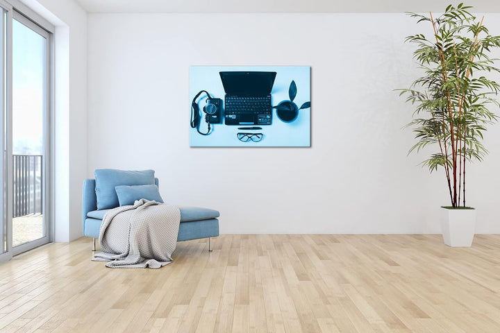 deyoli ausgestatteter Arbeitsplatz im Büro Format 80x60 Effekt: Monocrome Blau als Leinwandbild, Mot