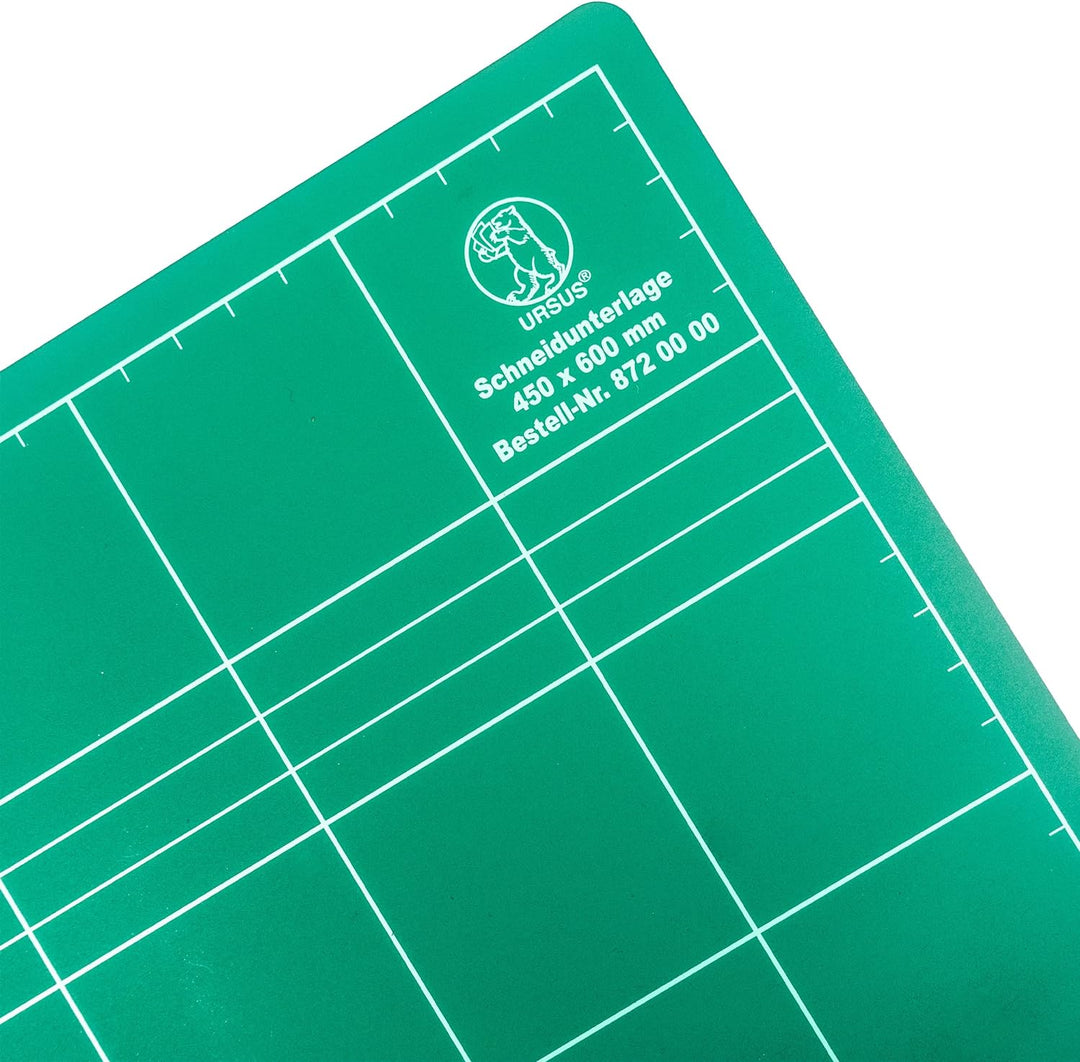 Ursus 8720000 - Schneidunterlage 3 mm, 45 x 60 cm, Bastelunterlage, zum Basteln, Schneiden und Malen