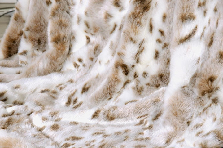 Felldecke Schneeleopard als Fellimitat in 5 Grössen Webpelzdecke Kuscheldecke Tagesdecke oder Fellki