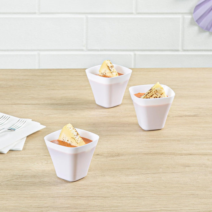 Restaurantware 4 oz Square White Plastic Bellissima Tasting Cup - 2 1/2" x 2 1/2" x 2 1/4" - 100 cou
