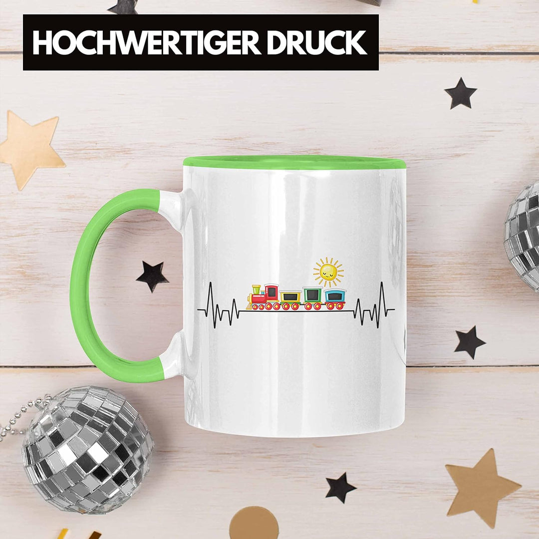 Trendation - Zug Züge Herzschlag Tasse Geschenk für Eisenbahner Zugführer Hobby Geschenkidee (Grün),