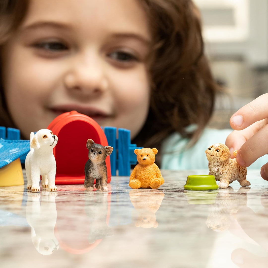 SCHLEICH Farm World | Welpenstube 42480 Tiere Set mit 3 Welpen, Zaun & Zubehör | Bauernhof Spielset